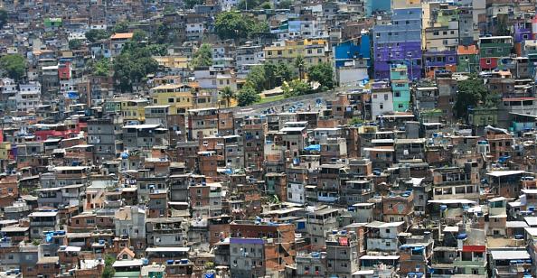 Rzeczywistość: Rocinha - największa fawela w Rio de Janeiro. Brazylia. / fot. swiatzbliska.pl 